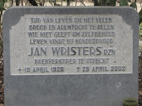 901031 Afbeelding van het graf van Jan Wristers Rzn. (1926-2002), boekverkoper te Utrecht, op de 1e Algemene ...